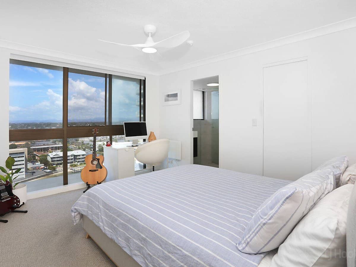 9 Bayview Street, RUNAWAY BAY - Thumbnail 5