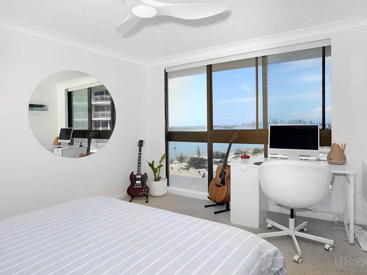 9 Bayview Street, RUNAWAY BAY - Thumbnail 6