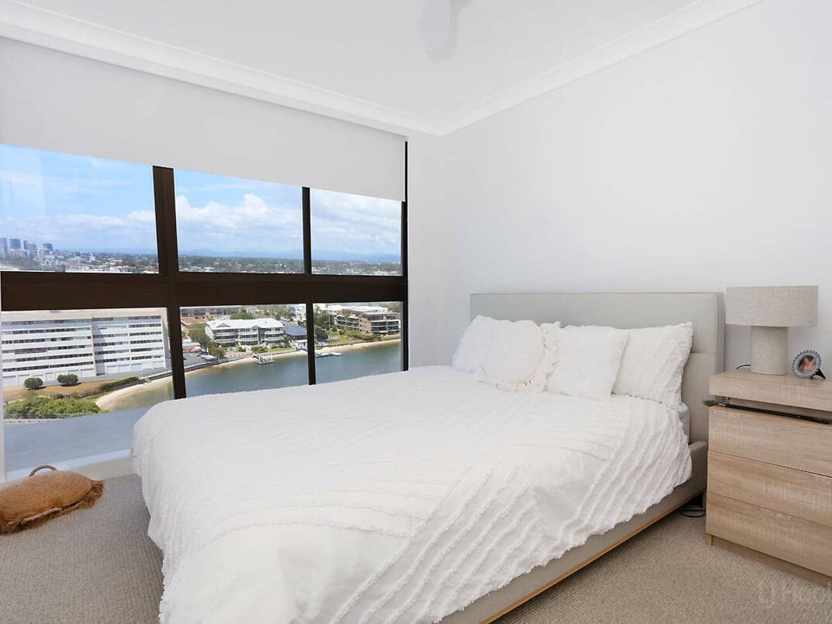 9 Bayview Street, RUNAWAY BAY - Thumbnail 8