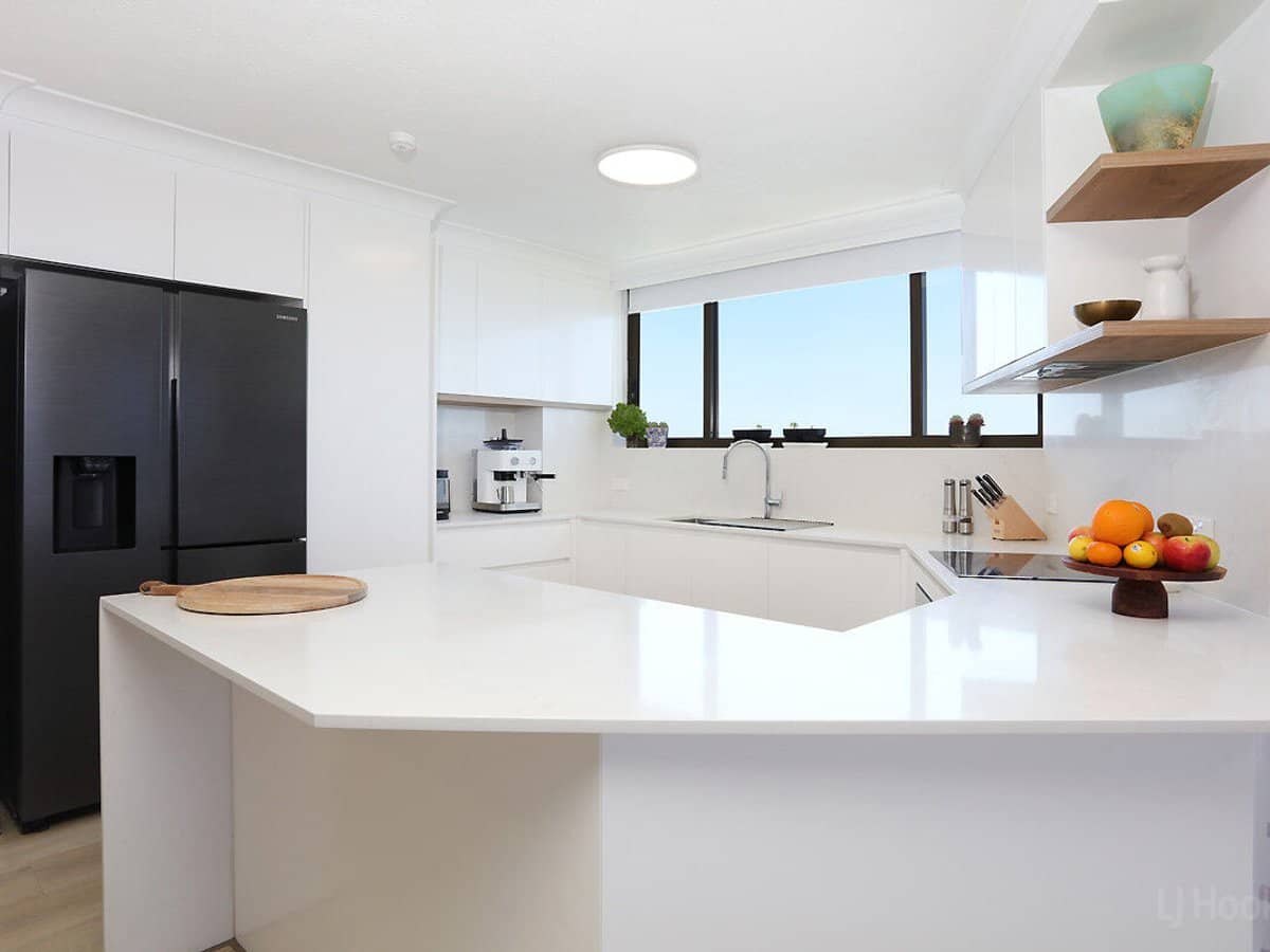 9 Bayview Street, RUNAWAY BAY - Thumbnail 12