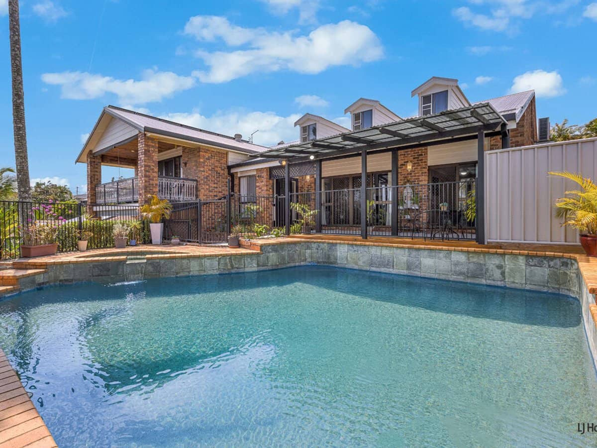 22 Widgee Avenue, BANORA POINT - Thumbnail 2