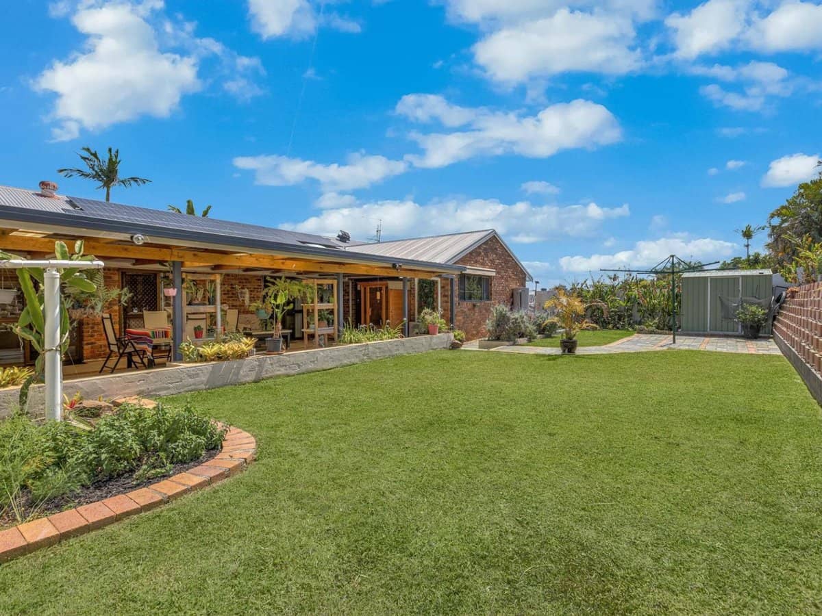 22 Widgee Avenue, BANORA POINT - Thumbnail 4