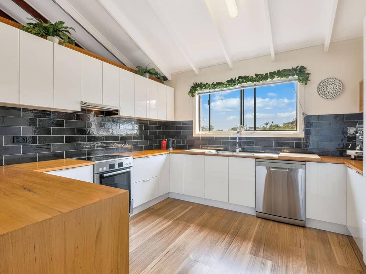 22 Widgee Avenue, BANORA POINT - Thumbnail 6