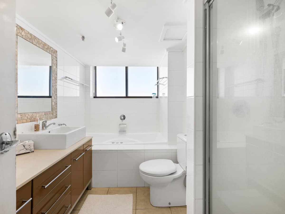 80 The Esplanade, SURFERS PARADISE - Thumbnail 10