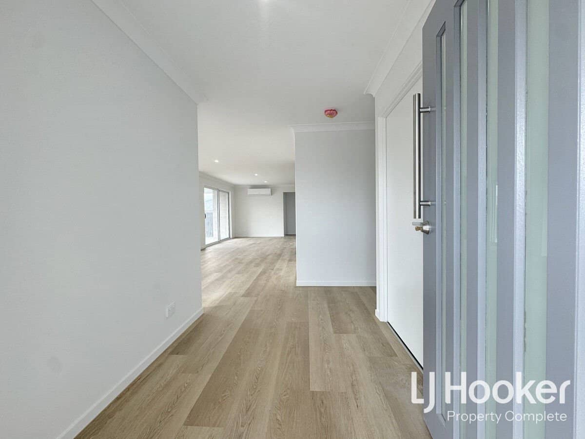 6 Mali Way, LOGAN VILLAGE - Thumbnail 5