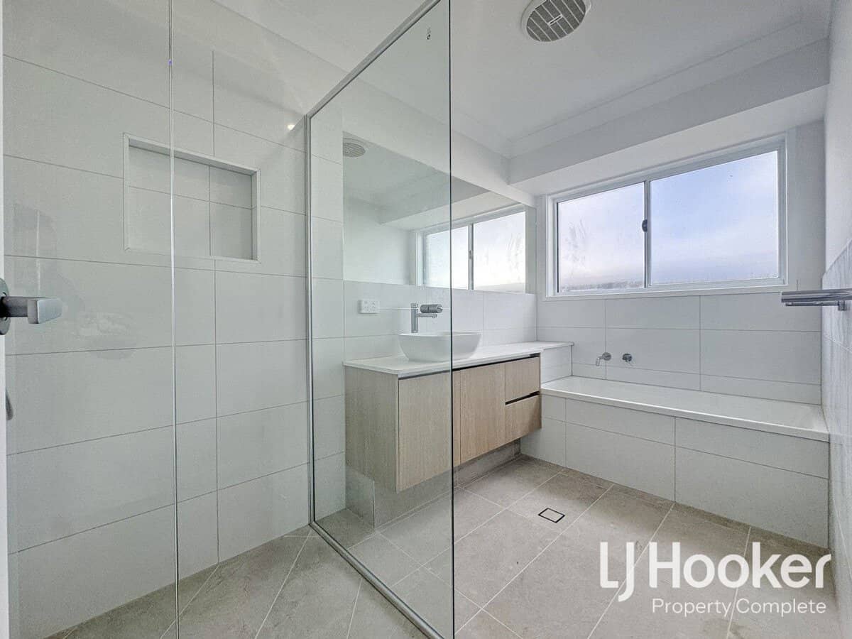 6 Mali Way, LOGAN VILLAGE - Thumbnail 15