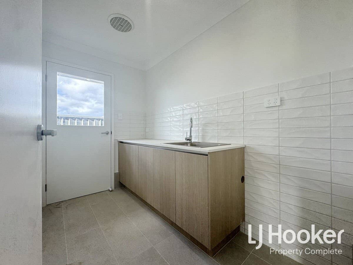 6 Mali Way, LOGAN VILLAGE - Thumbnail 16