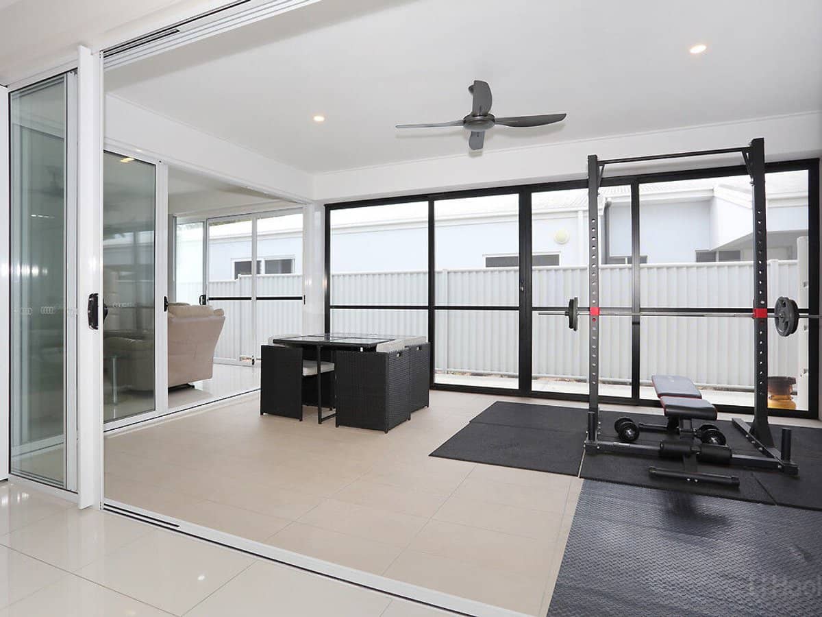 38 Deagon Drive, RUNAWAY BAY - Thumbnail 14