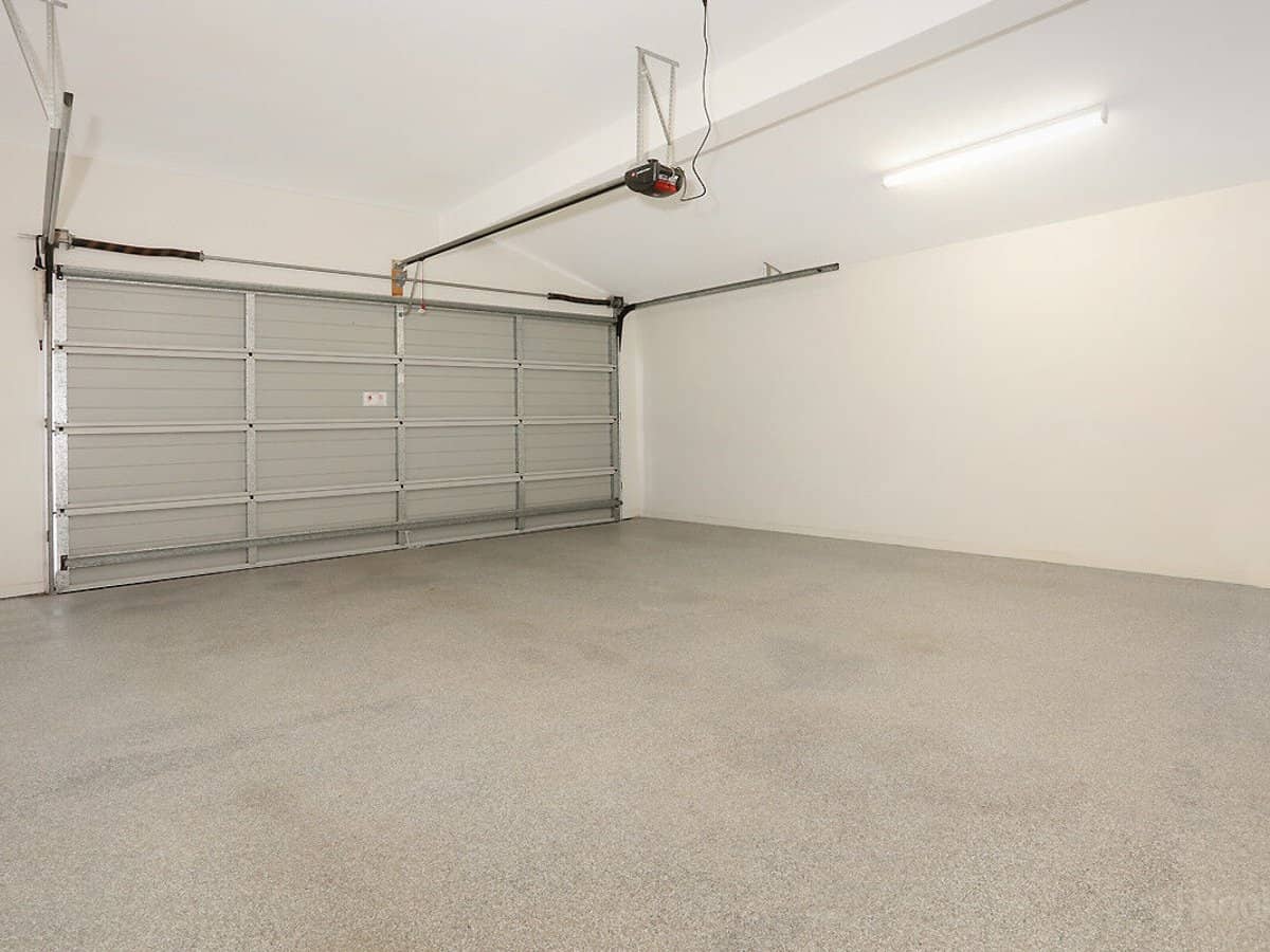 38 Deagon Drive, RUNAWAY BAY - Thumbnail 23