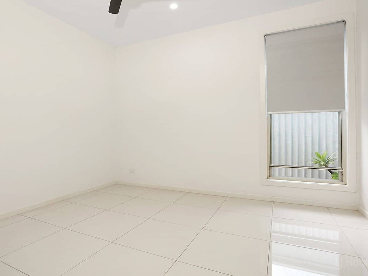 38 Deagon Drive, RUNAWAY BAY - Thumbnail 24