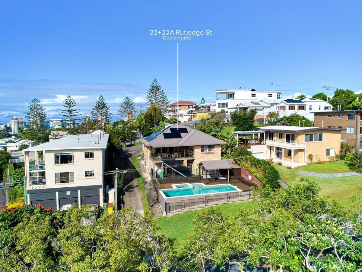 22 & 22a Rutledge Street, COOLANGATTA - Thumbnail 2