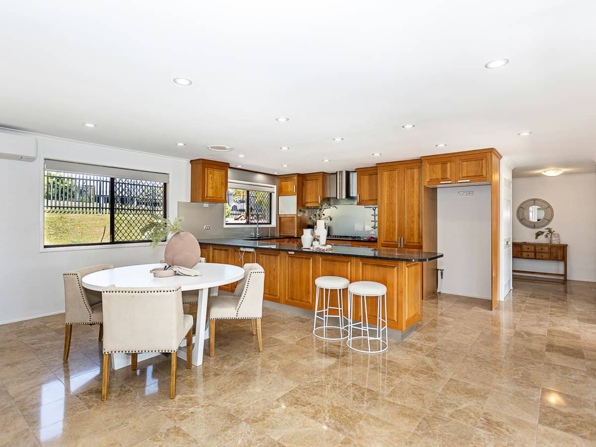 8 Todman Drive, MUDGEERABA - Thumbnail 14