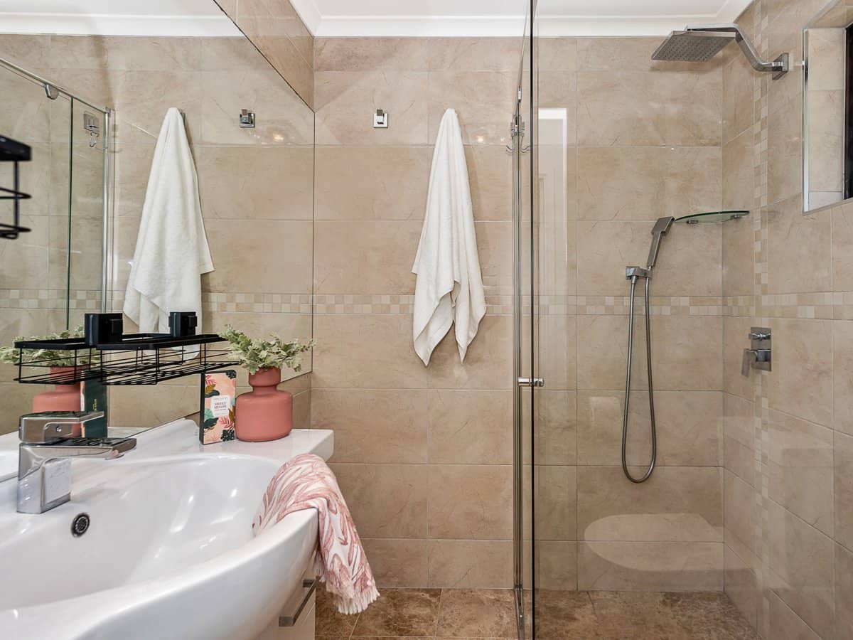 8 Todman Drive, MUDGEERABA - Thumbnail 20