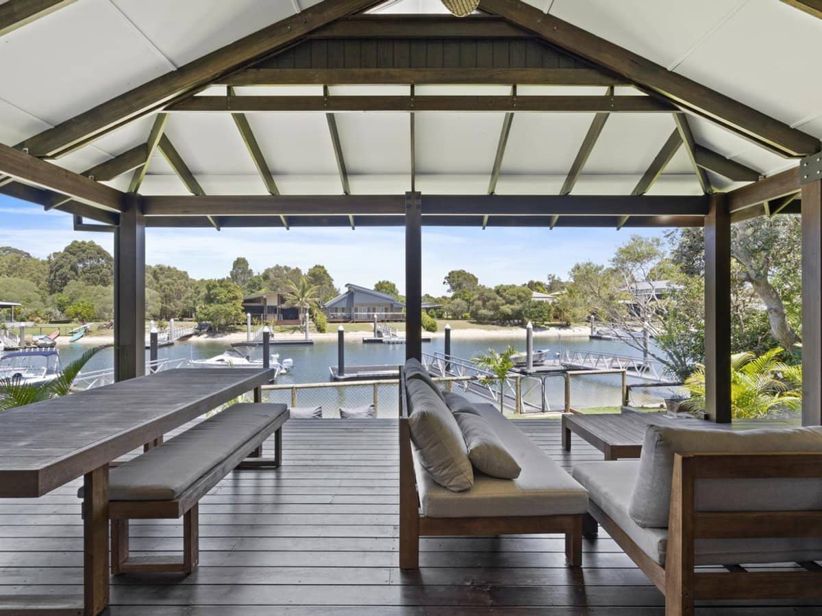 10 Kookaburra Crt, SOUTH STRADBROKE - Thumbnail 1