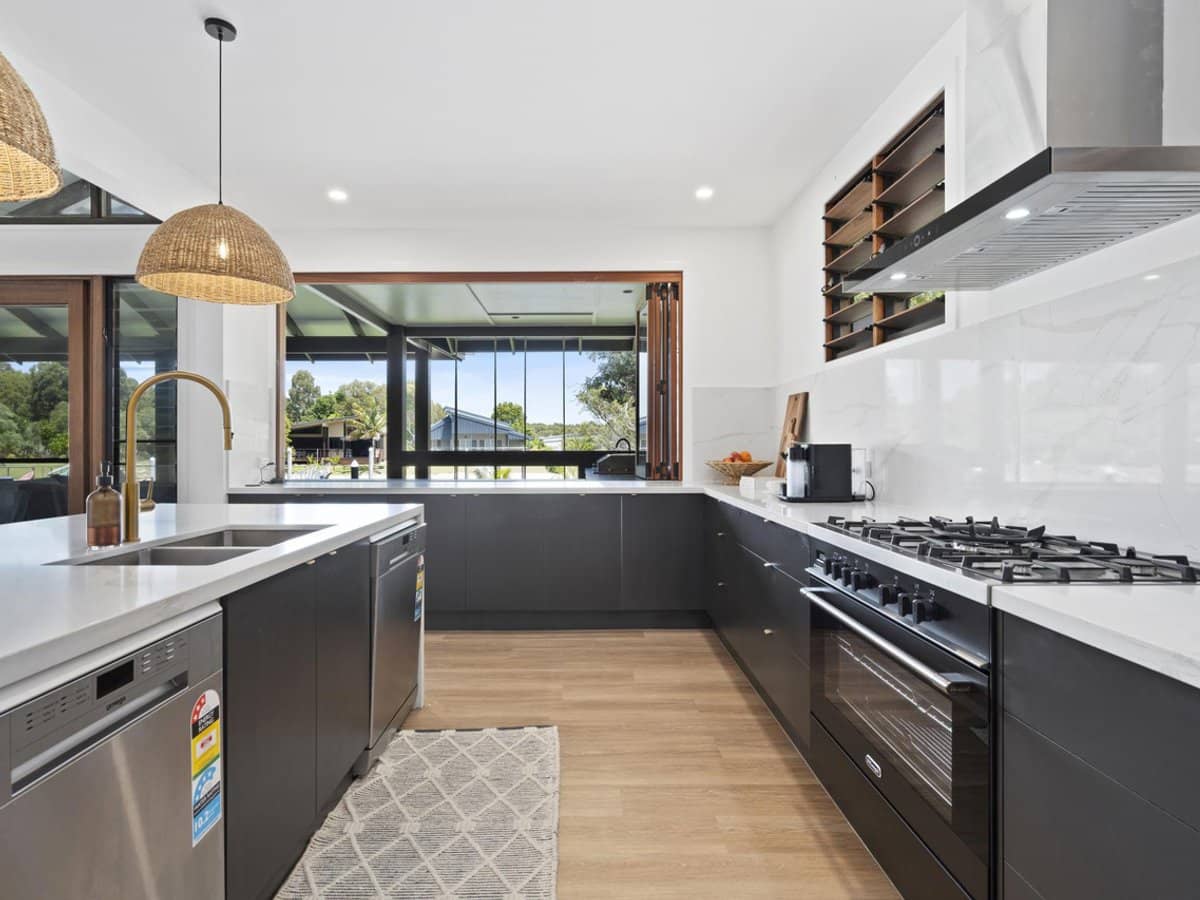 10 Kookaburra Crt, SOUTH STRADBROKE - Thumbnail 14