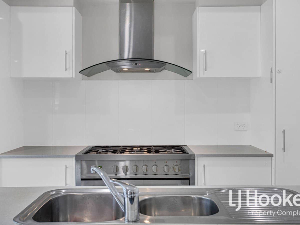 7 Dolostone Street, YARRABILBA - Thumbnail 4