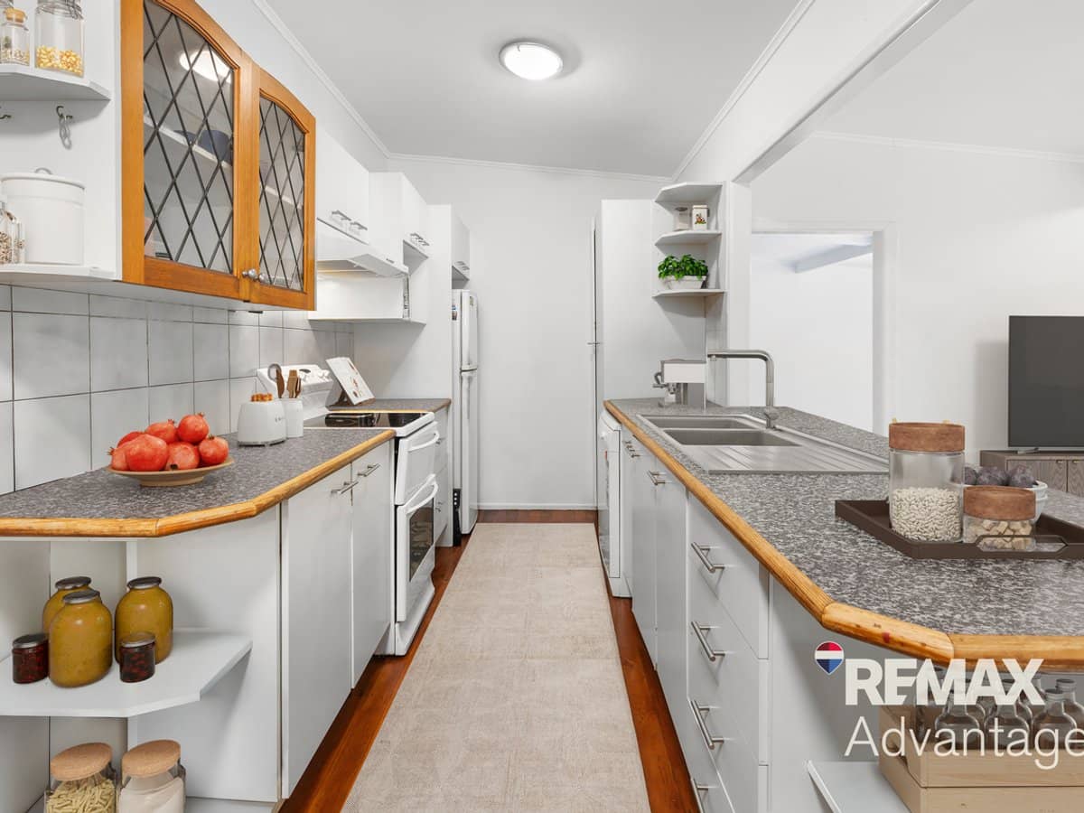 96 Petersen Street, WYNNUM - Thumbnail 5