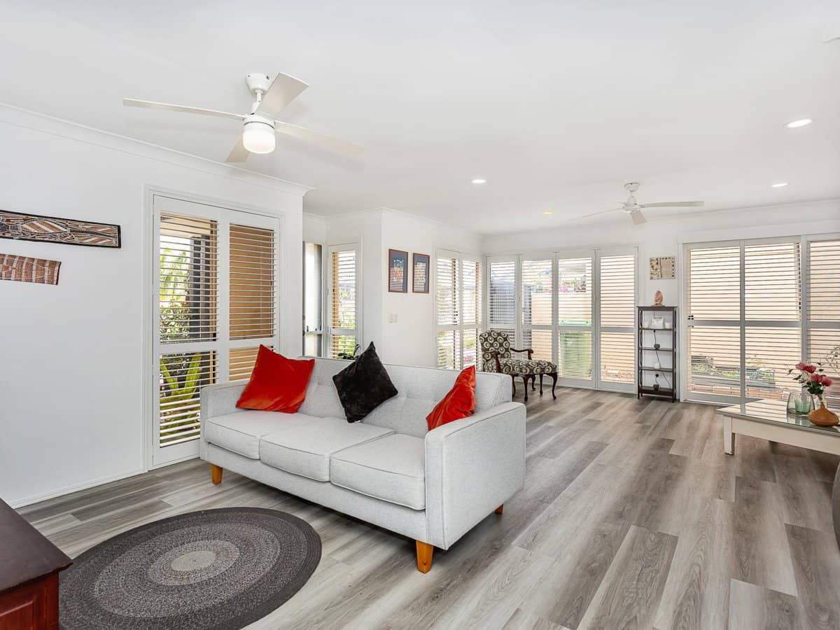 63 Saint Kevins Avenue, BENOWA - Thumbnail 9