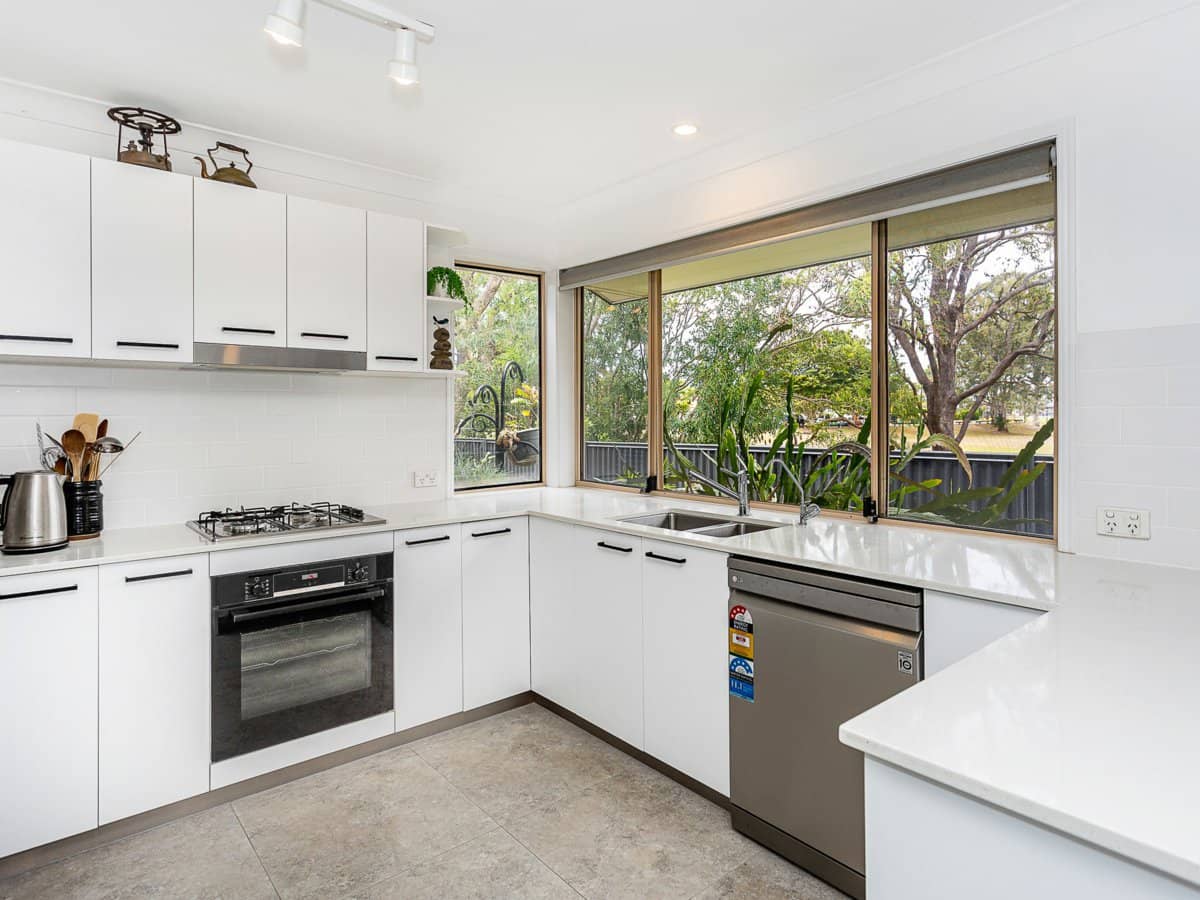 63 Saint Kevins Avenue, BENOWA - Thumbnail 15