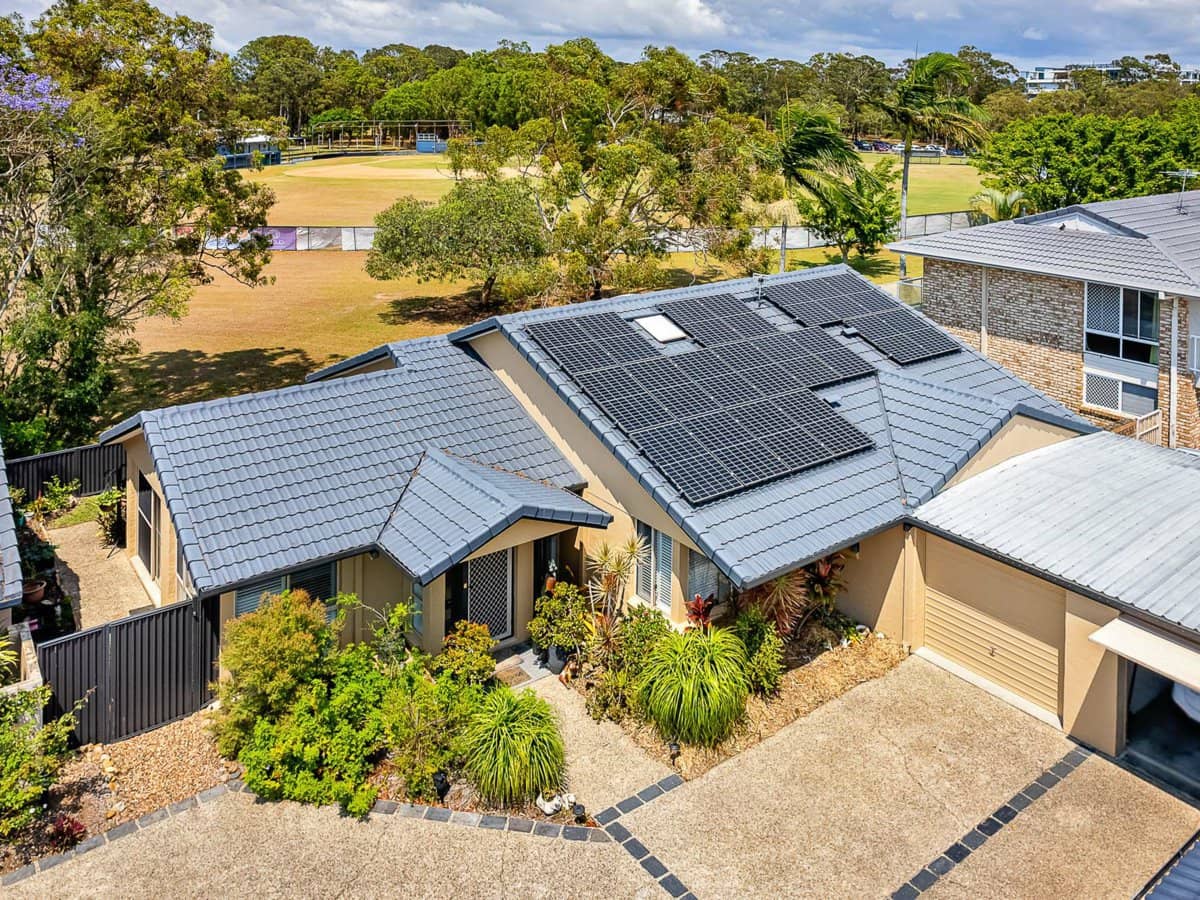 63 Saint Kevins Avenue, BENOWA - Thumbnail 3