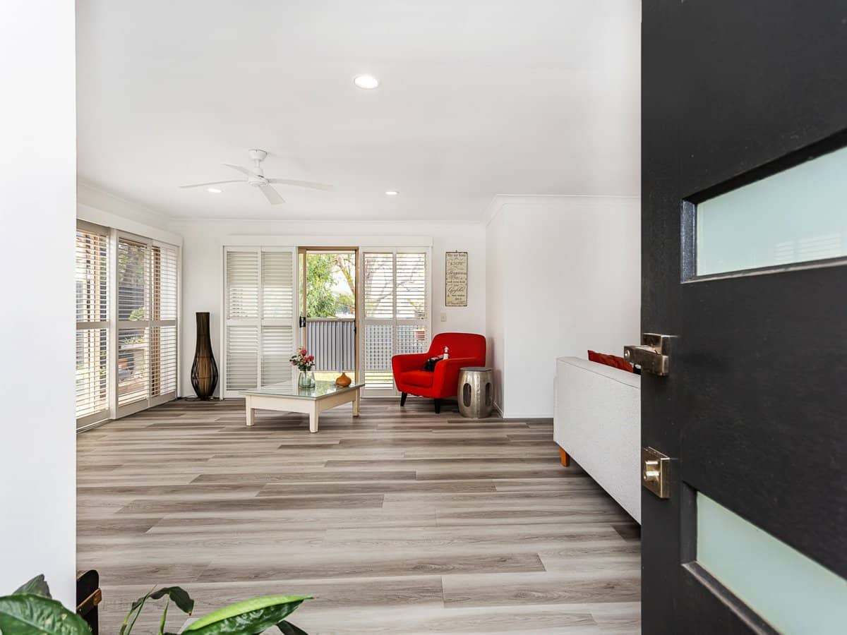 63 Saint Kevins Avenue, BENOWA - Thumbnail 6