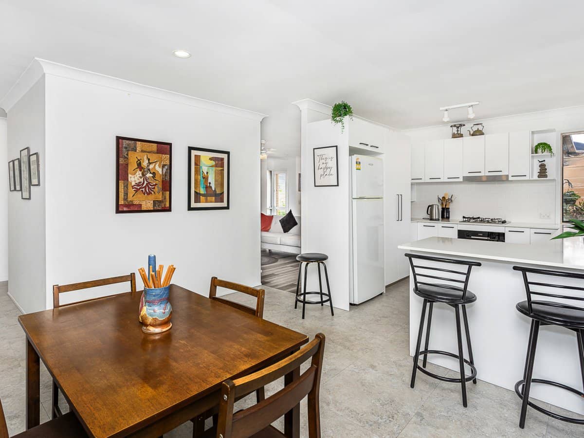 63 Saint Kevins Avenue, BENOWA - Thumbnail 11