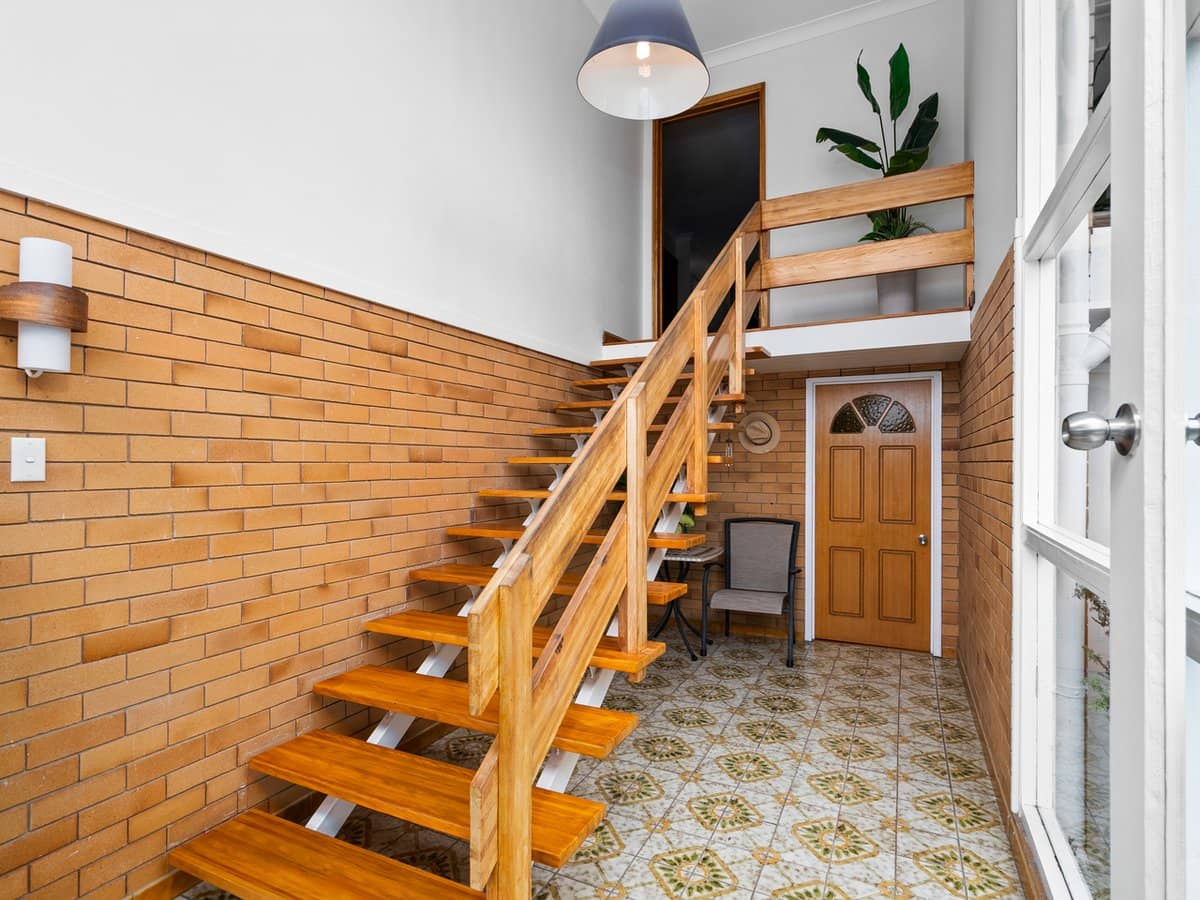 8 Kaypee Street, TARRAGINDI - Thumbnail 2