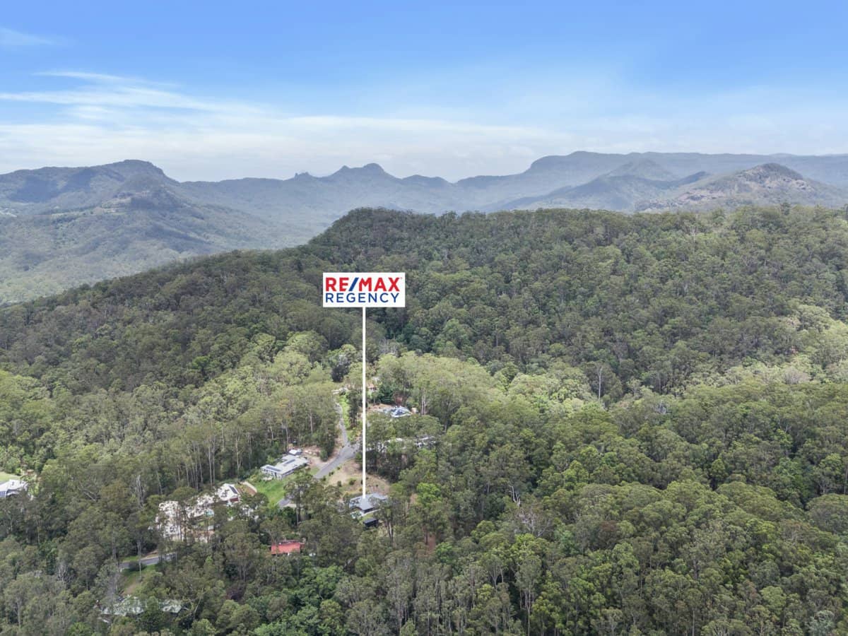 25 Tanaka Avenue, BONOGIN - Thumbnail 3