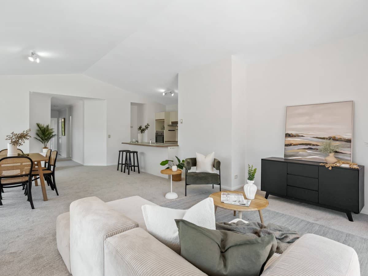 7 Tiffany Close, ROBINA - Thumbnail 1