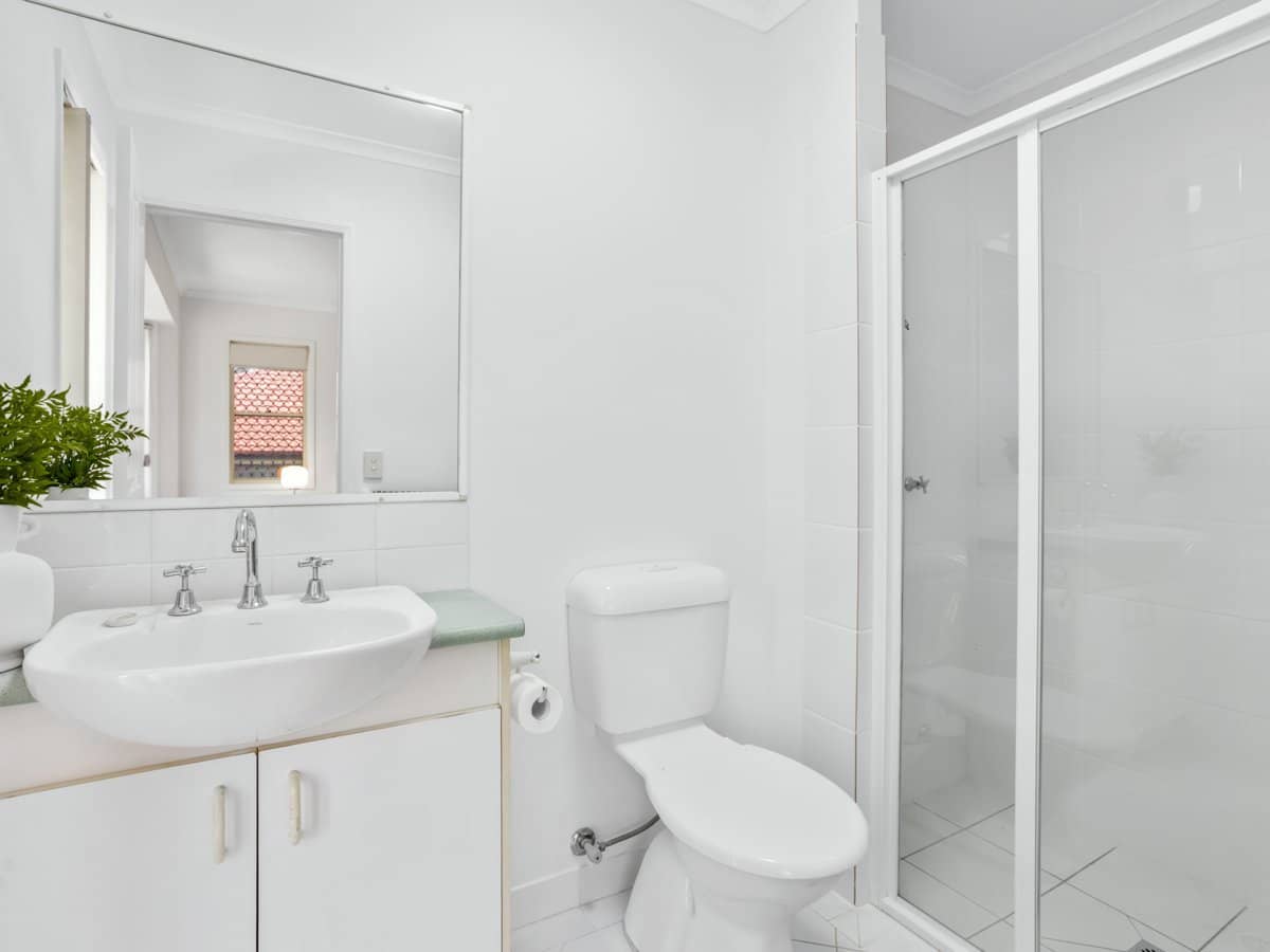 7 Tiffany Close, ROBINA - Thumbnail 12