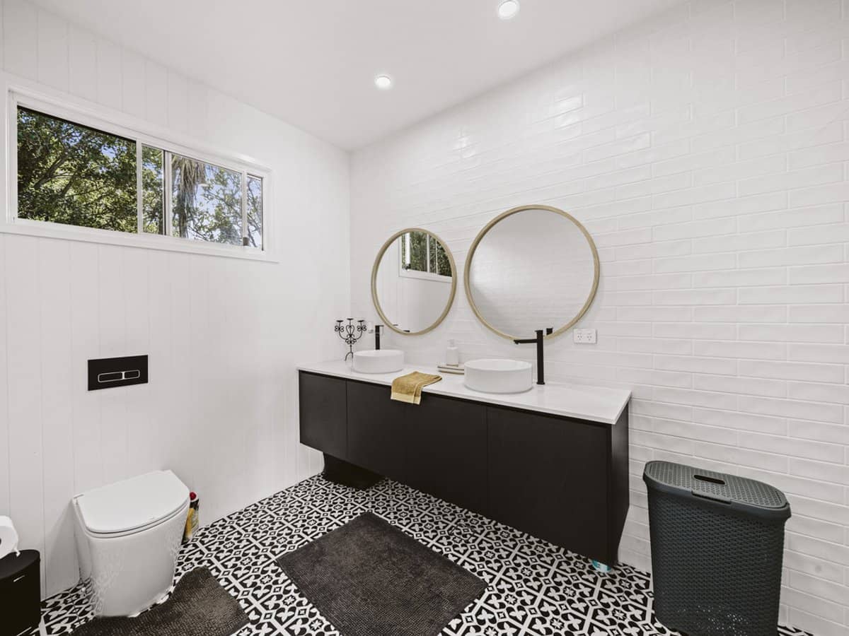 6 Dotterel Drive, BURLEIGH WATERS - Thumbnail 13