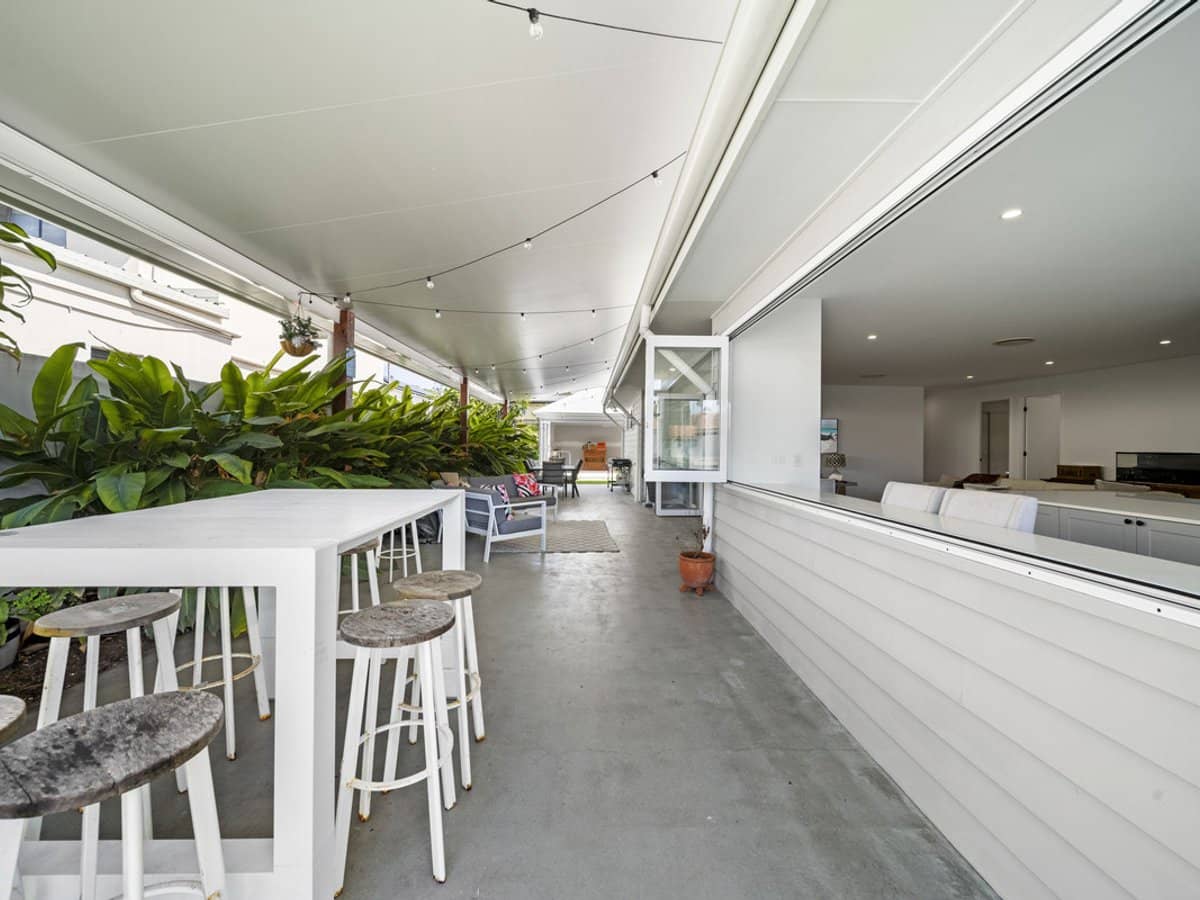 6 Dotterel Drive, BURLEIGH WATERS - Thumbnail 20