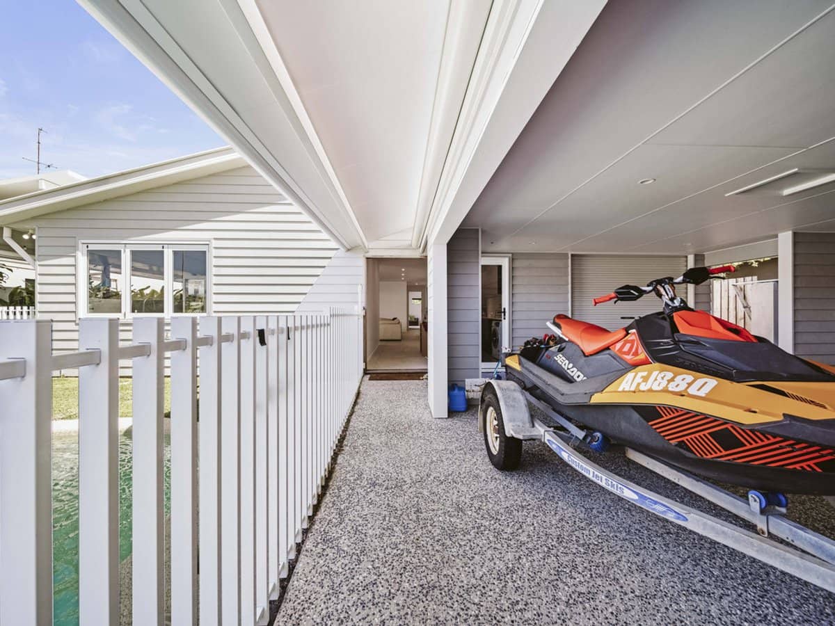 6 Dotterel Drive, BURLEIGH WATERS - Thumbnail 21