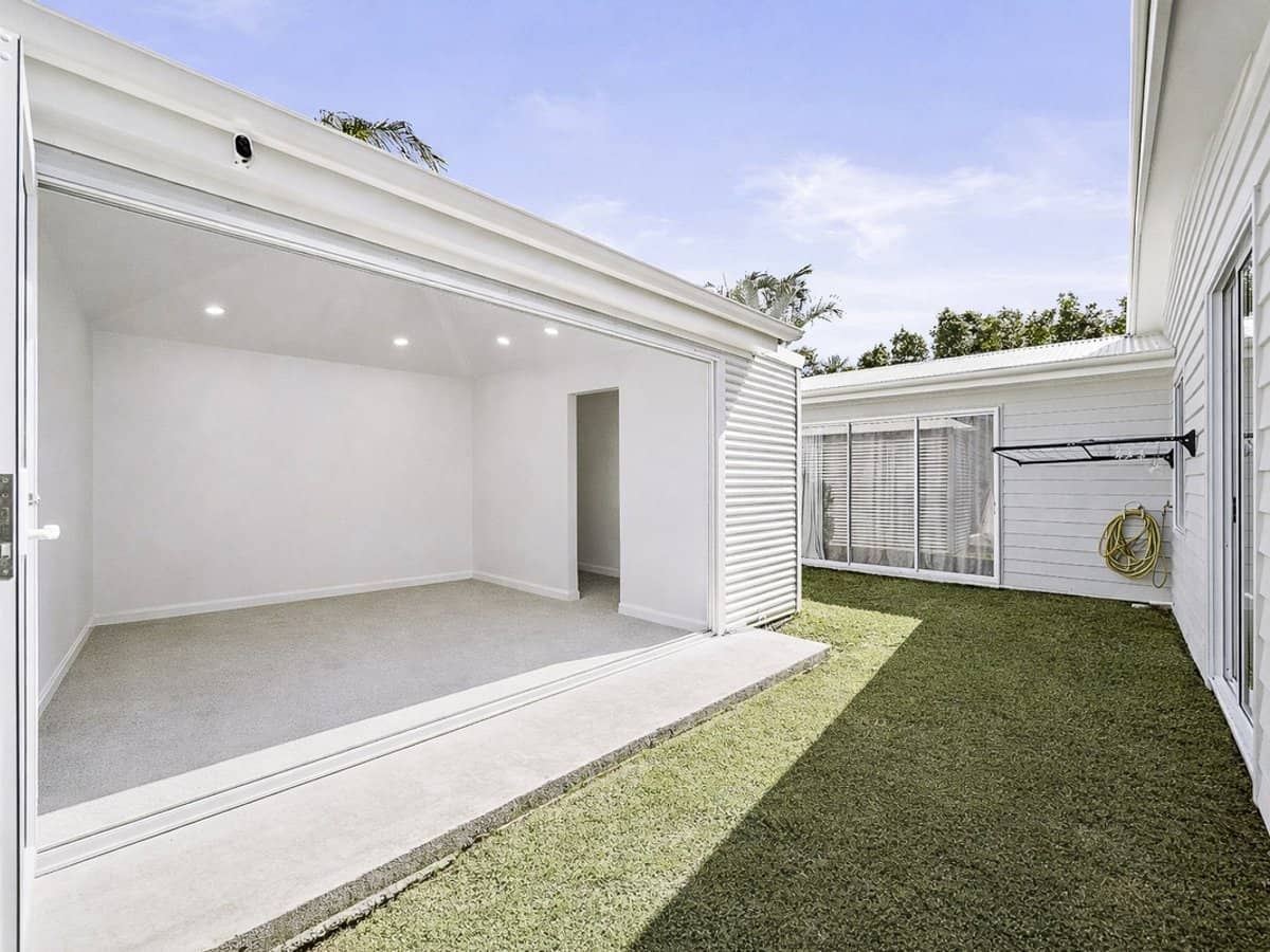 6 Dotterel Drive, BURLEIGH WATERS - Thumbnail 25