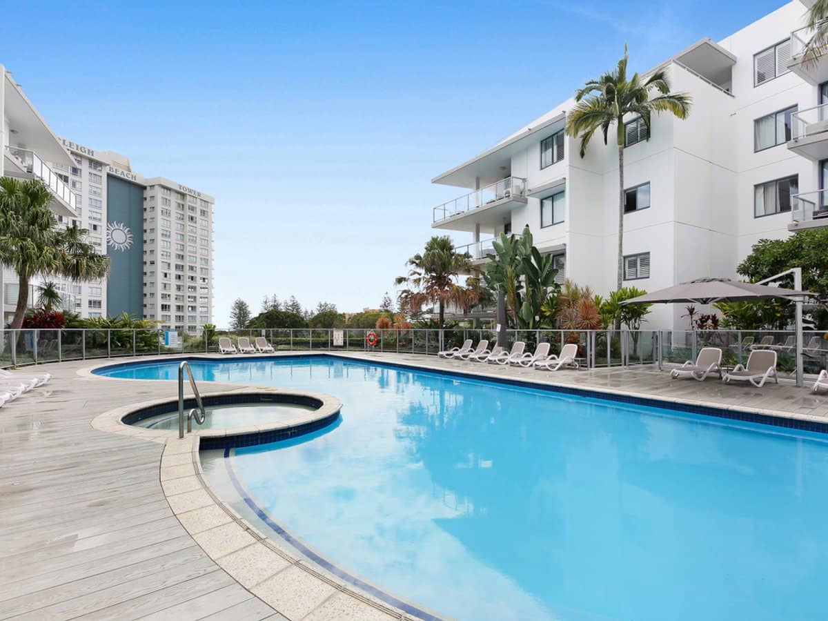 Unit 1036/1 Ocean St, BURLEIGH HEADS - Thumbnail 2