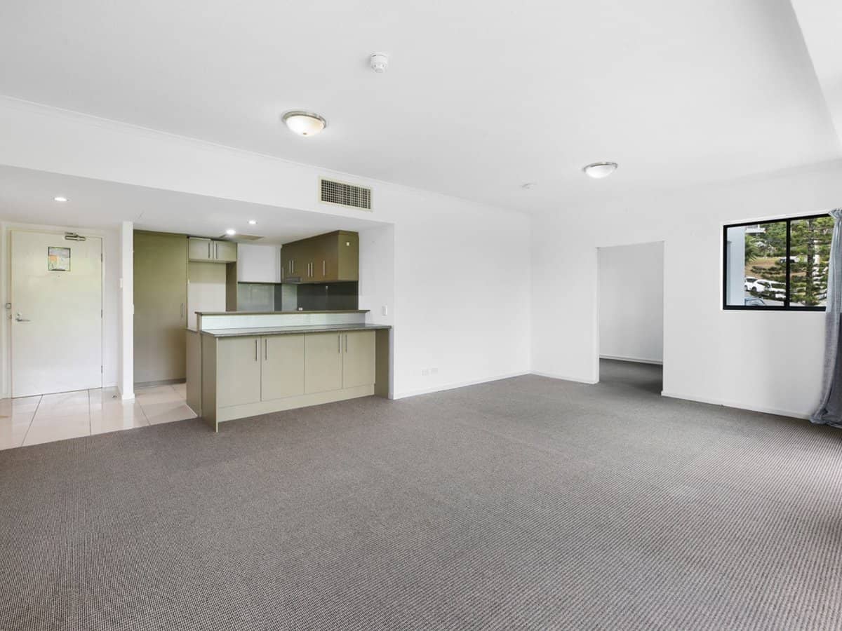 Unit 1036/1 Ocean St, BURLEIGH HEADS - Thumbnail 7