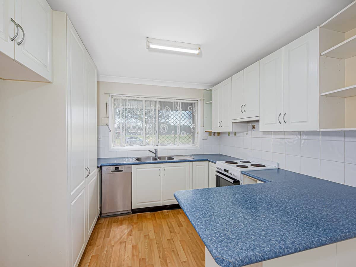 18 SECOND Avenue, KINGSWOOD - Thumbnail 4