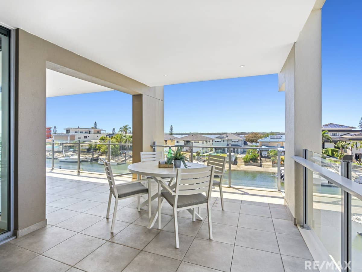 11 Canal Avenue, RUNAWAY BAY - Thumbnail 19