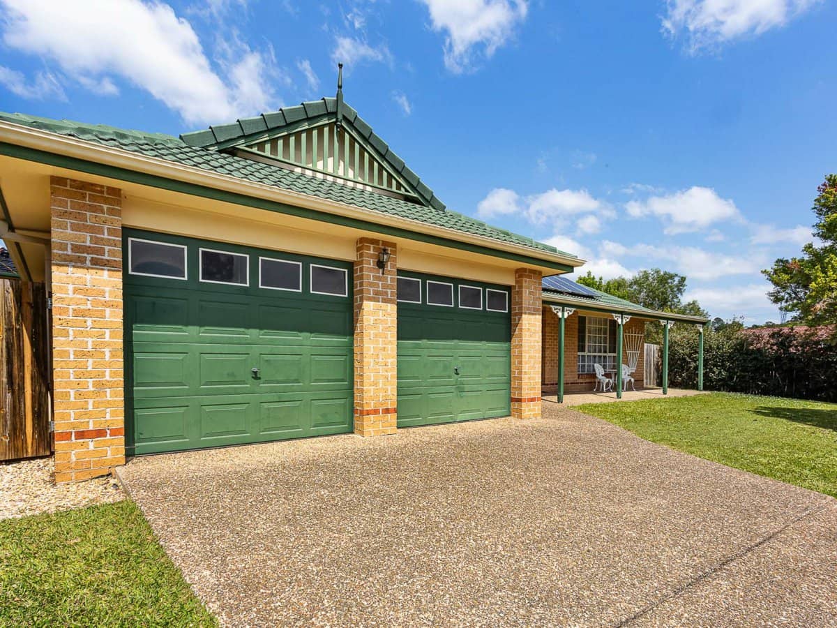 141 Wallandra Road, MUDGEERABA - Thumbnail 2