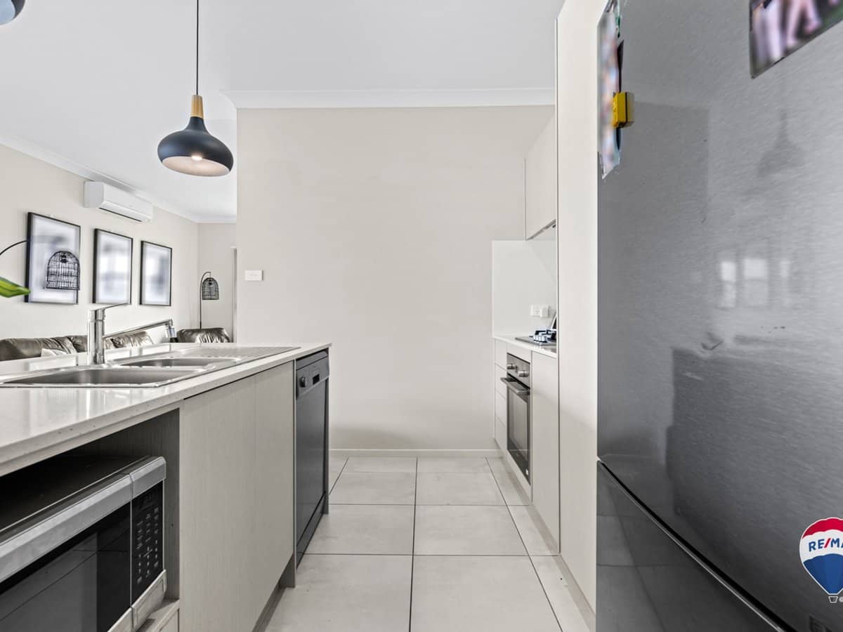 118 Balgownie Circuit, HEDDON GRETA - Thumbnail 1