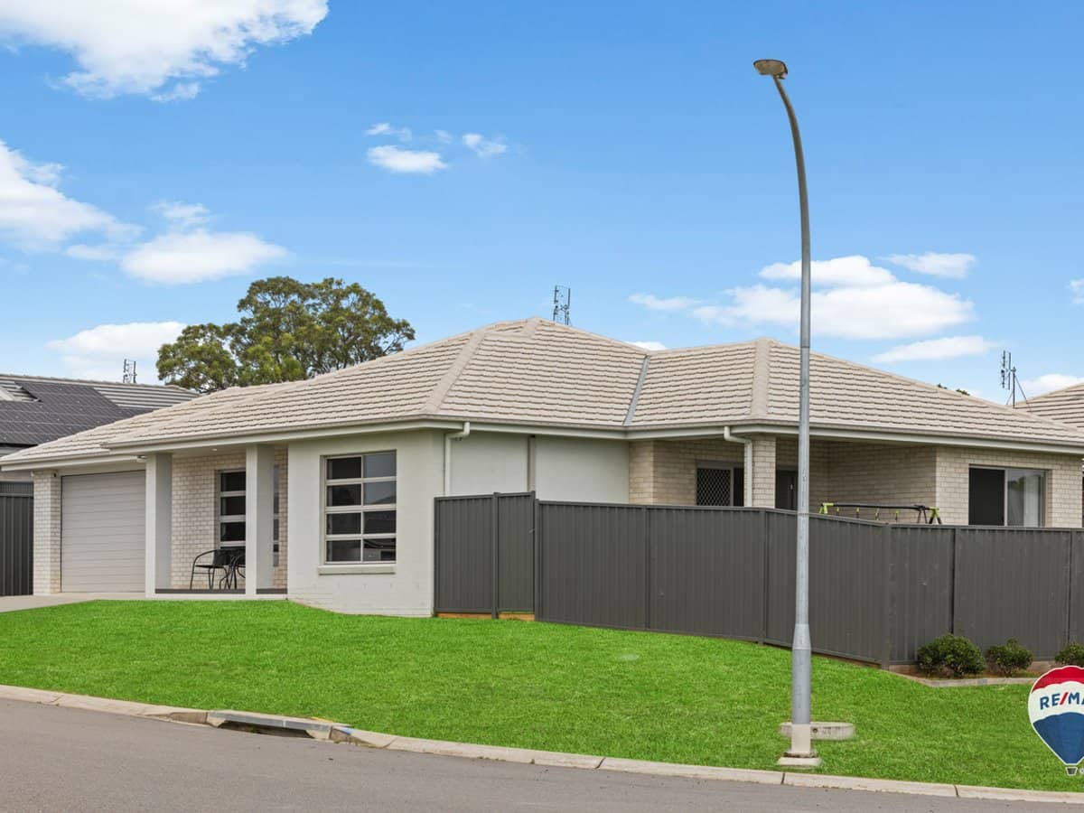 118 Balgownie Circuit, HEDDON GRETA - Thumbnail 2