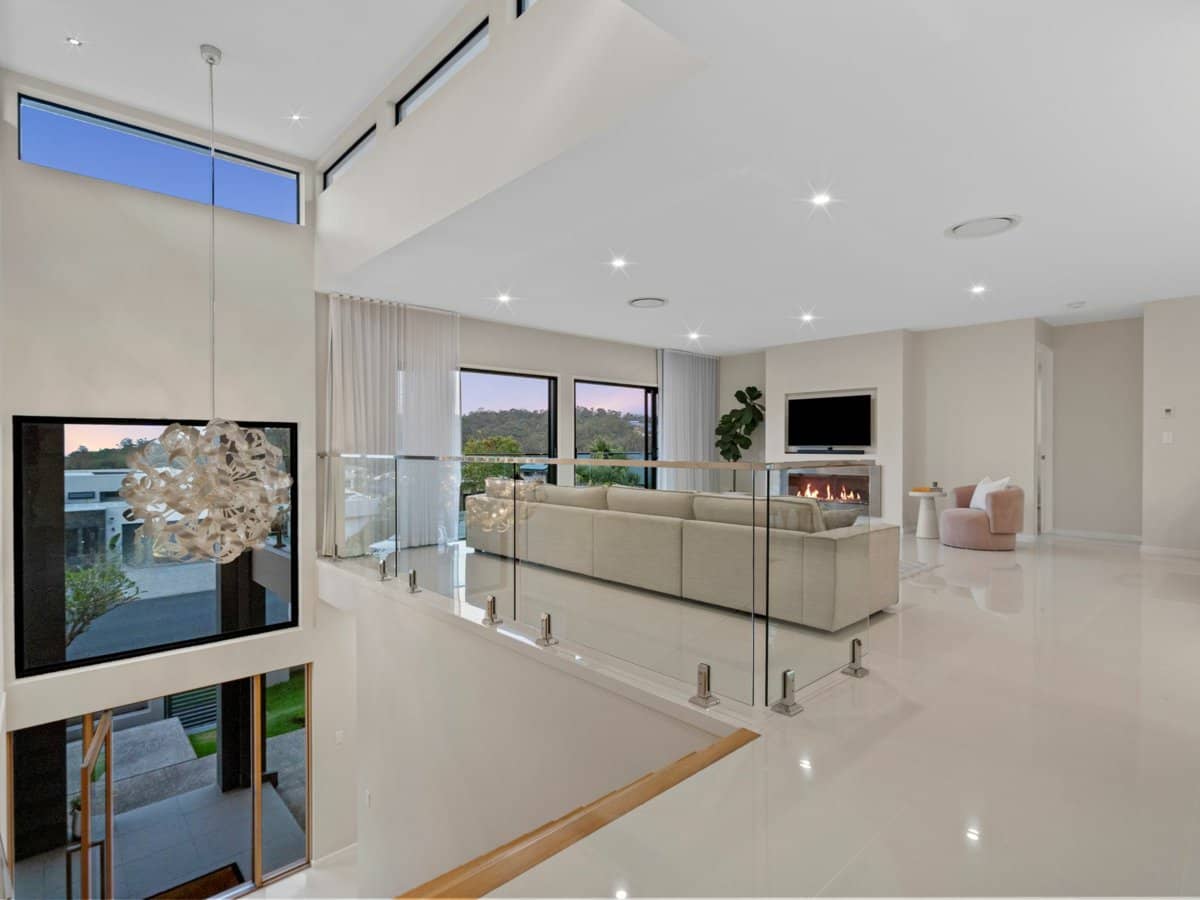 113 Barden Ridge Road, REEDY CREEK - Thumbnail 3