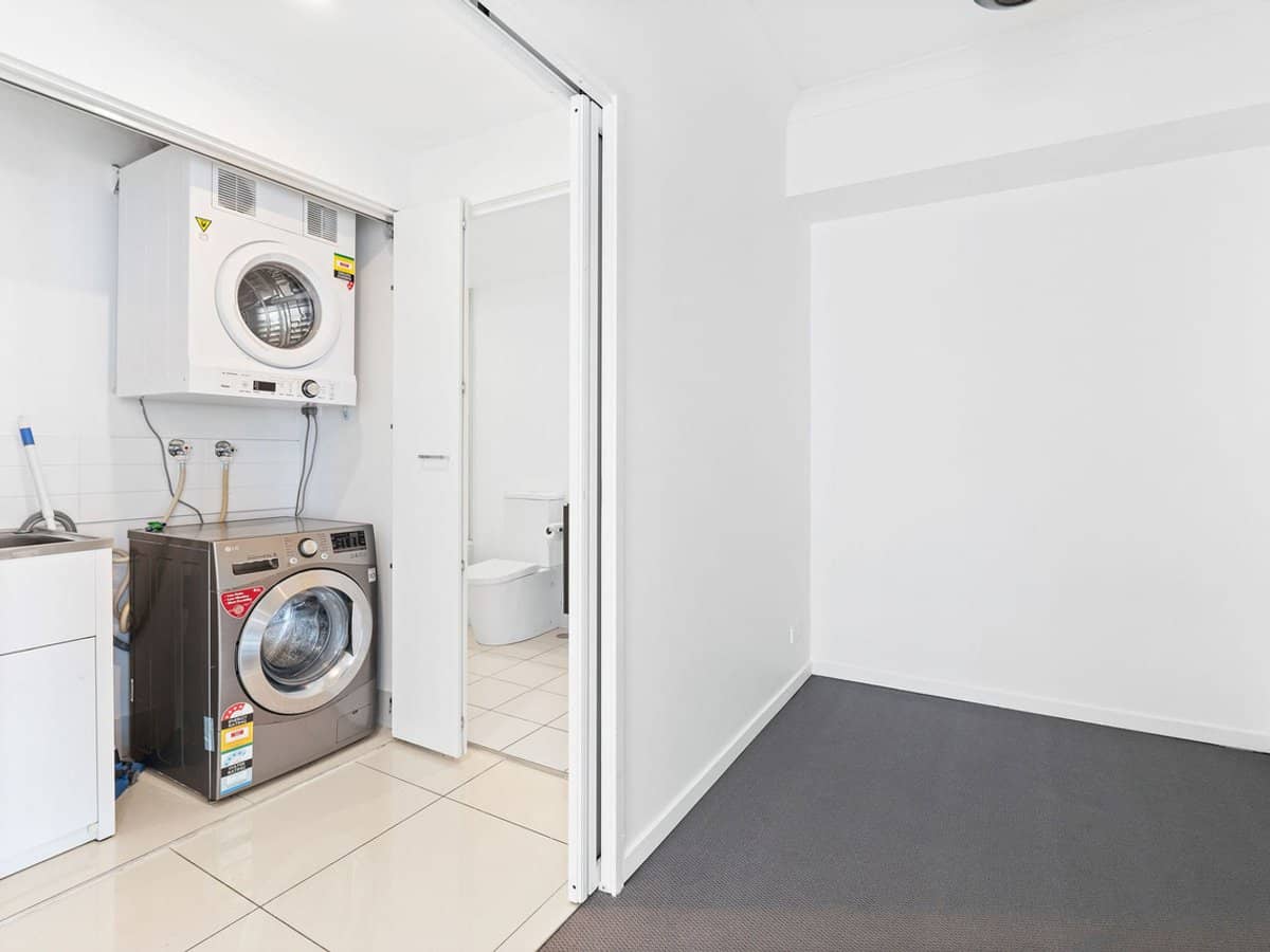 25-31 East Quay Drive, BIGGERA WATERS - Thumbnail 14