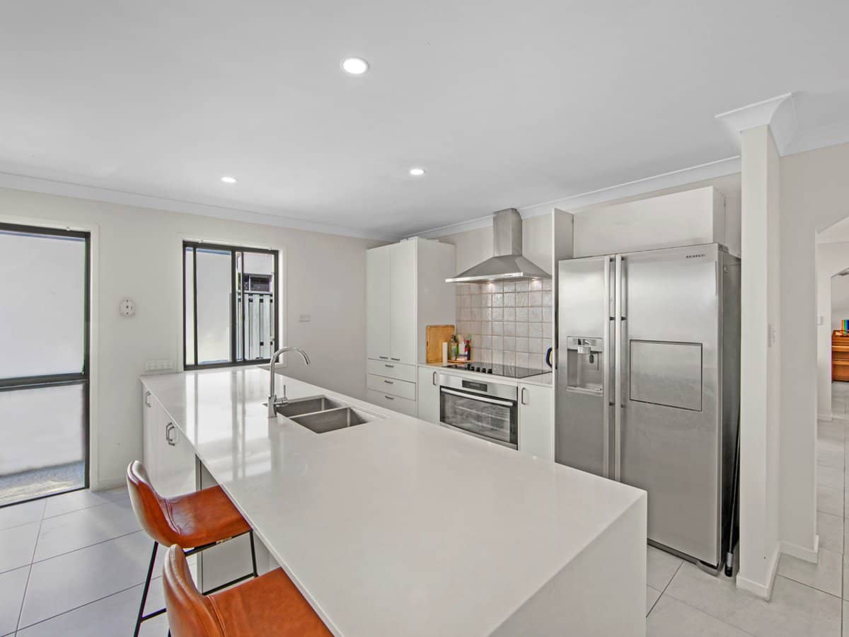 21 Blackwattle Circuit, ARUNDEL - Thumbnail 1