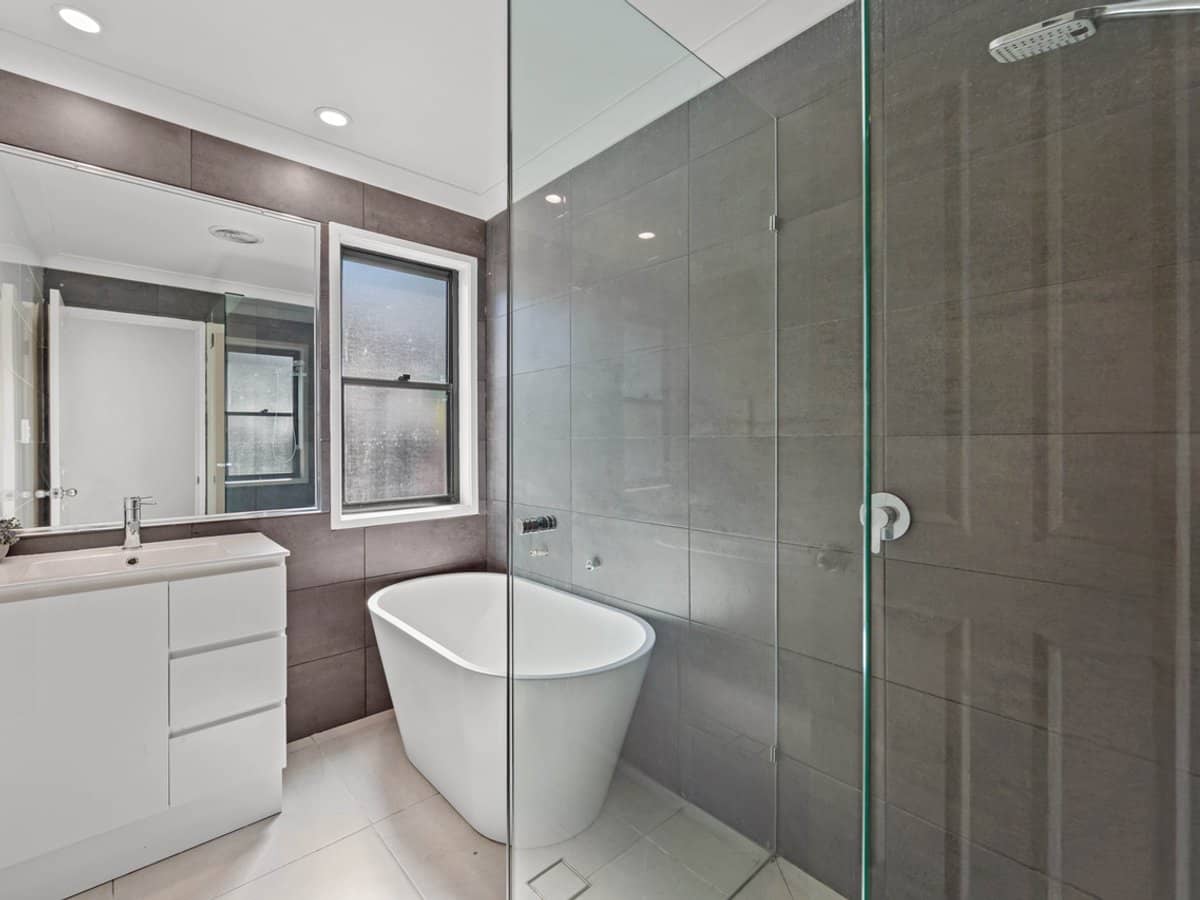 21 Blackwattle Circuit, ARUNDEL - Thumbnail 7