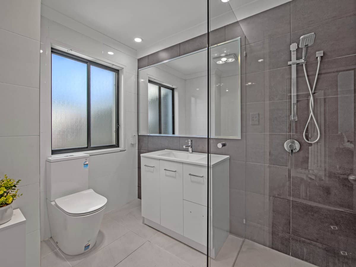 21 Blackwattle Circuit, ARUNDEL - Thumbnail 9