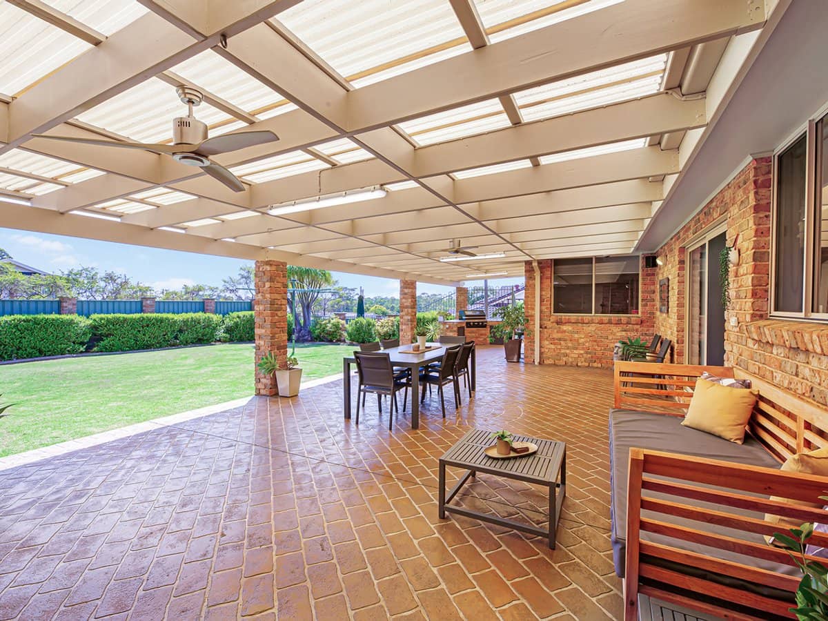 4 SMALL Crescent, GLENMORE PARK - Thumbnail 4