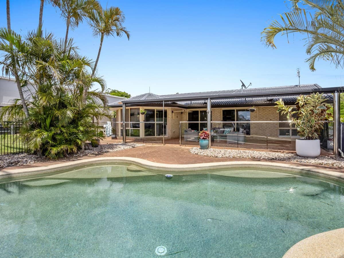 7 Kentucky Crescent, OXENFORD - Thumbnail 2