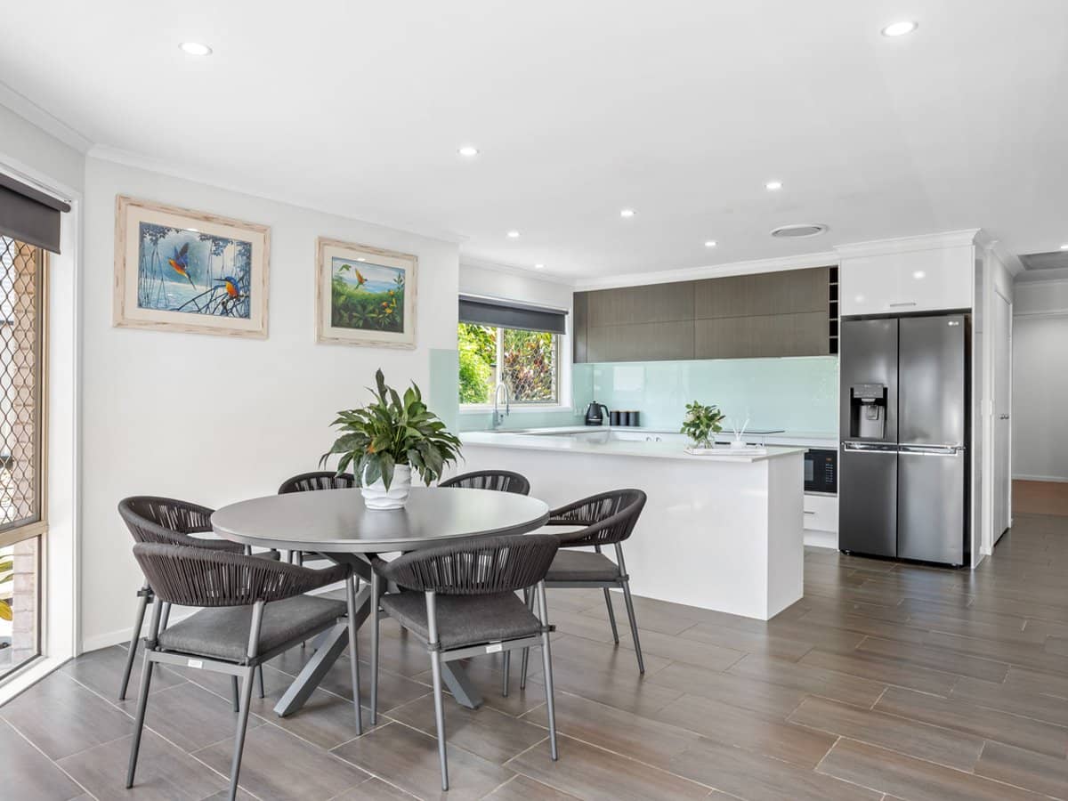 7 Kentucky Crescent, OXENFORD - Thumbnail 8