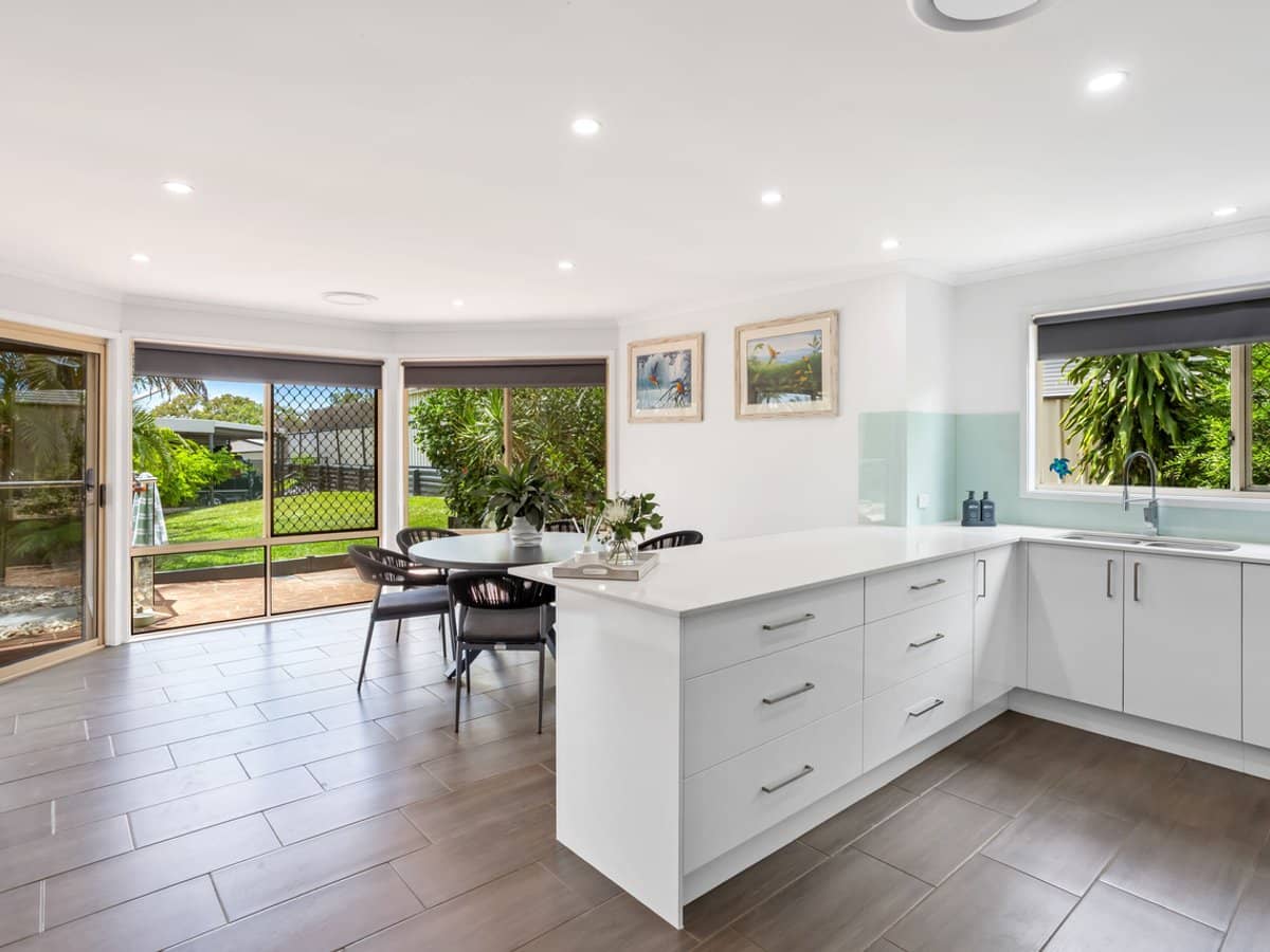 7 Kentucky Crescent, OXENFORD - Thumbnail 11